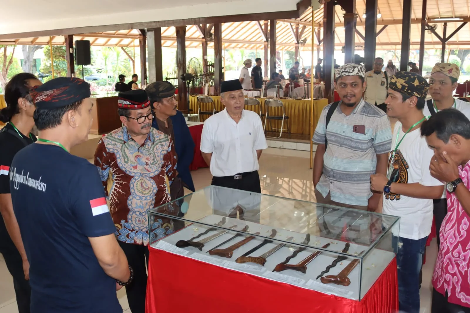 Bupati Cirebon Gelar Pameran Keris