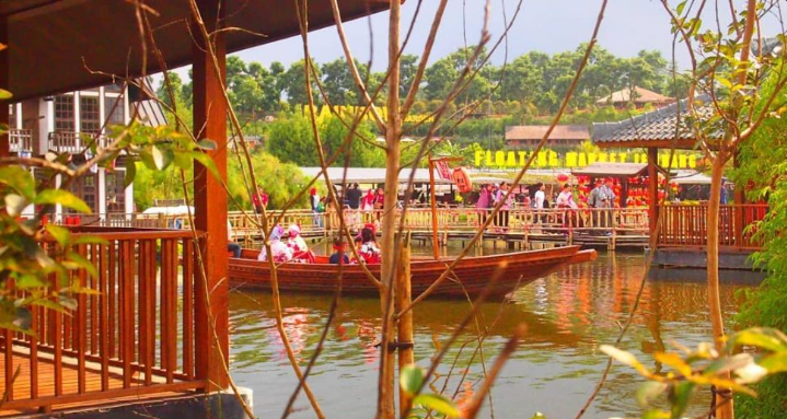 Lembang Floating Market