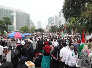 Ribuan Massa Aliansi Rakyat Indonesia Melaksanakan Aksi Long March Kedubes AS Jakarta Bela Palestina